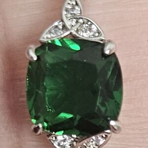 Fragrant Jewels Green Gemstone Celtic Trinity Knot Ring Size 7